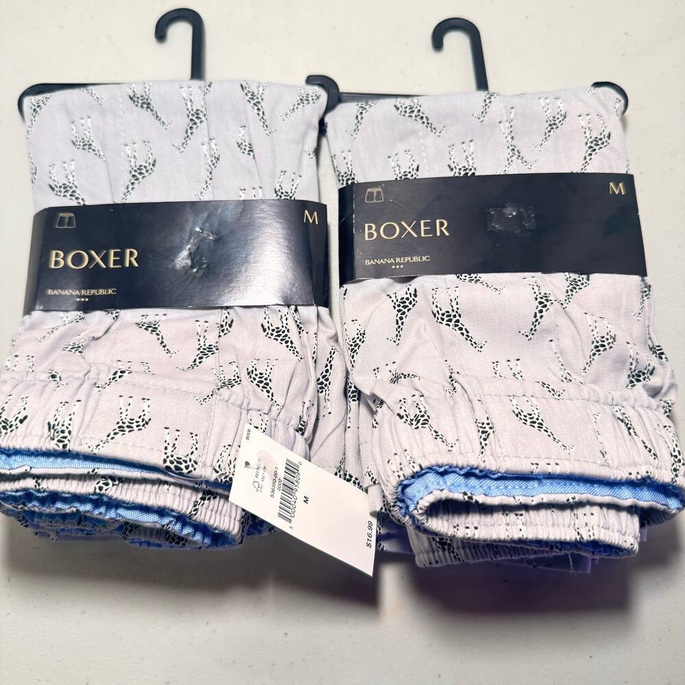 Banana Republic 2 Pairs Sz M Boxers NWT light gray with Giraffes
